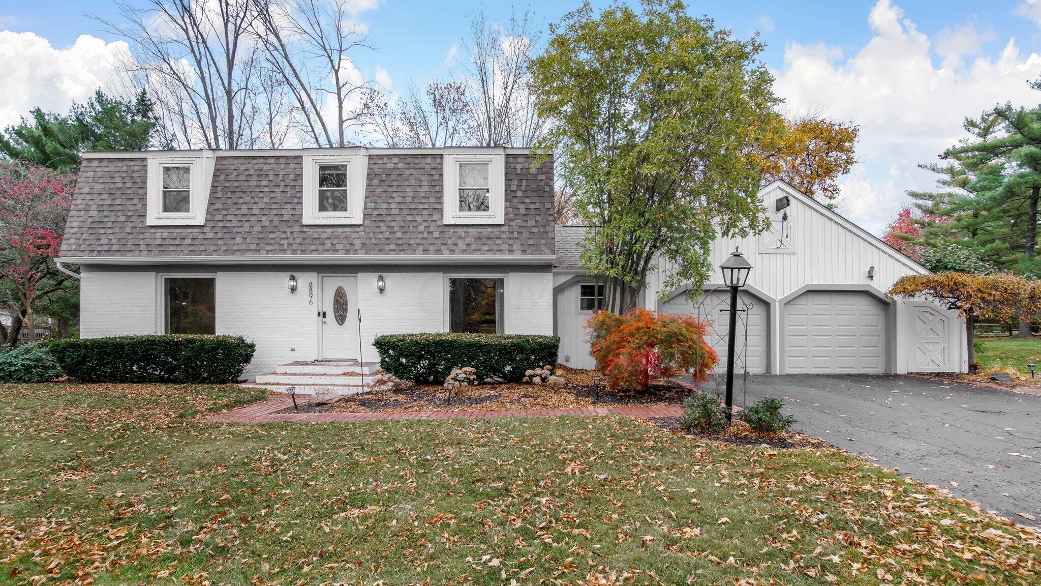 8896 Charington Court Property Photo 1