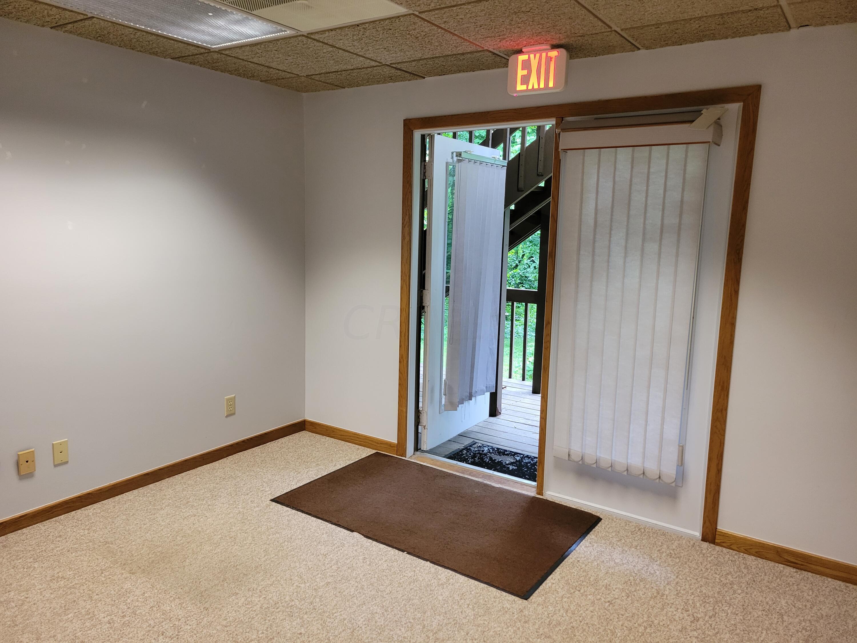 5015 Pine Creek Drive Property Photo 23