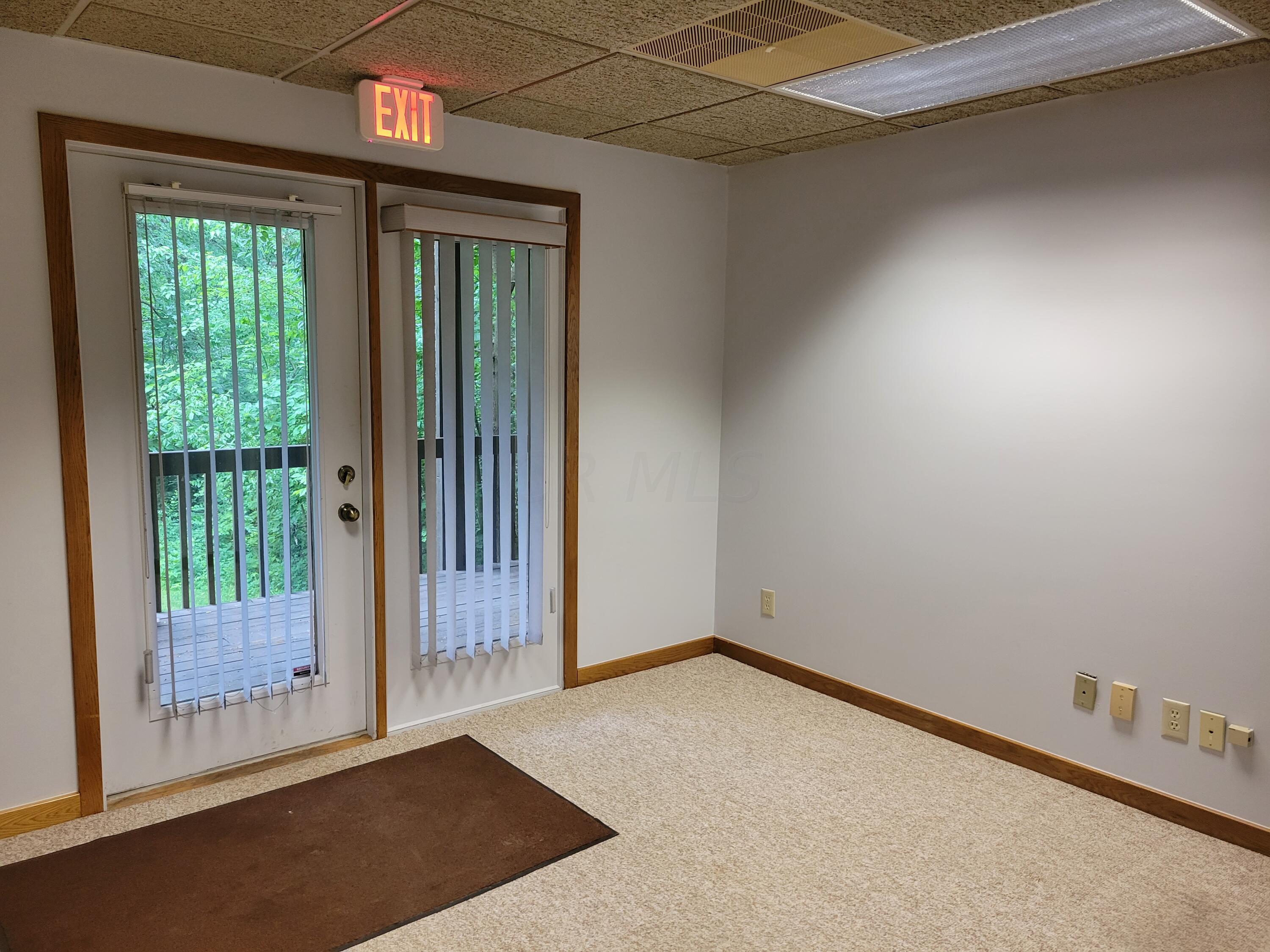 5015 Pine Creek Drive Property Photo 25