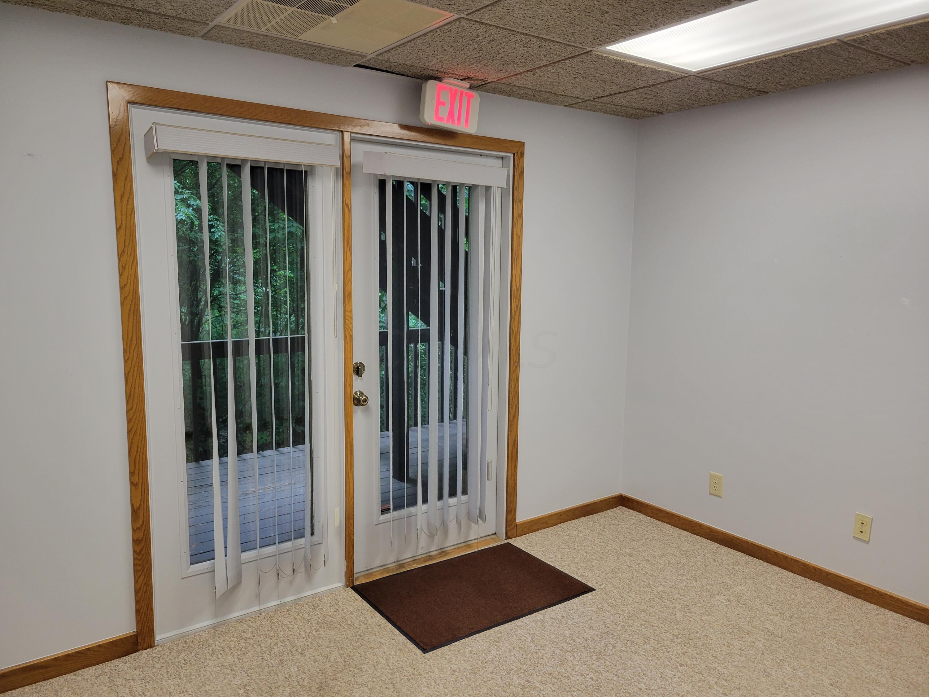 5015 Pine Creek Drive Property Photo 27