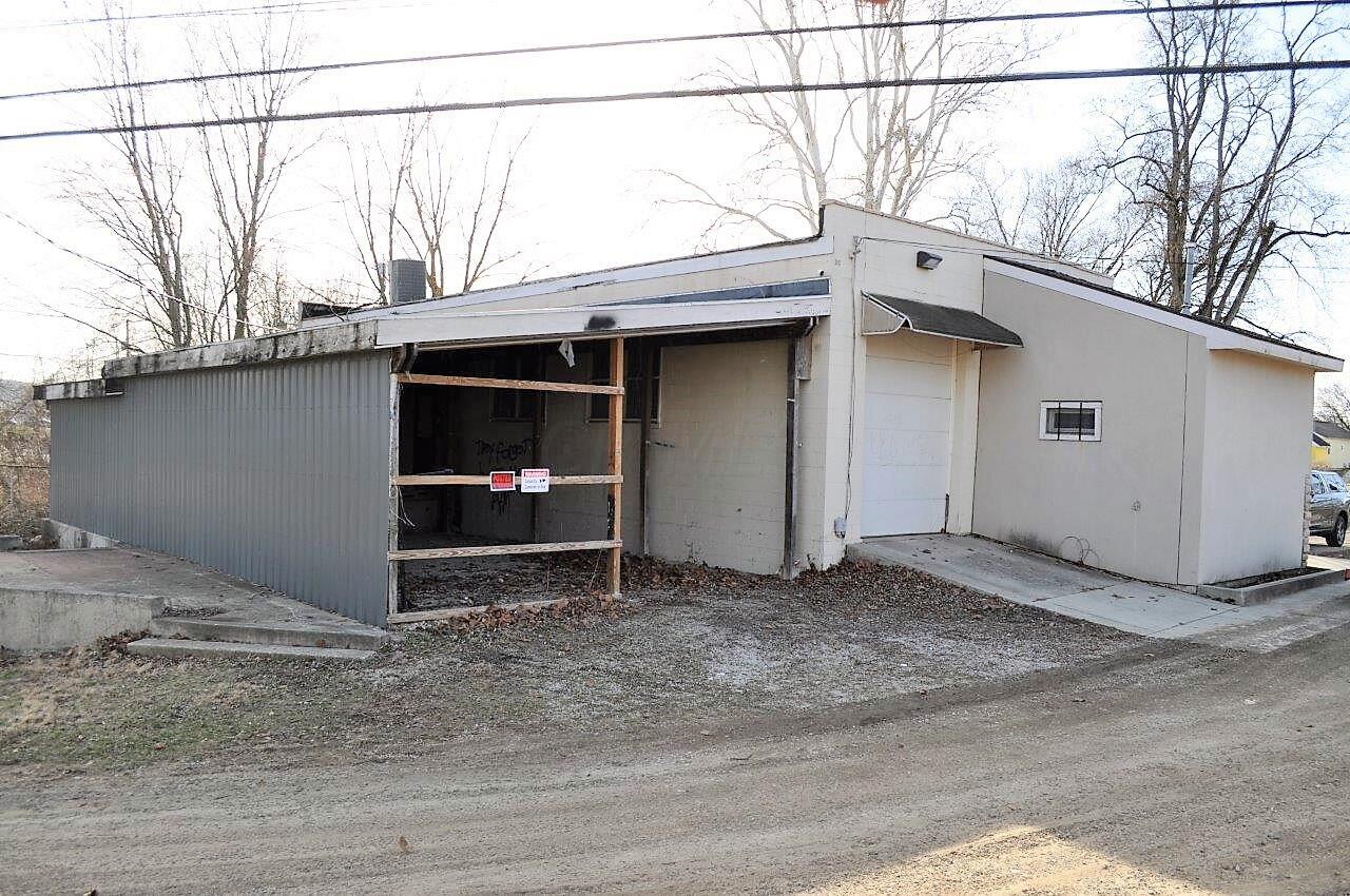 936 Slocum Avenue Property Photo 4
