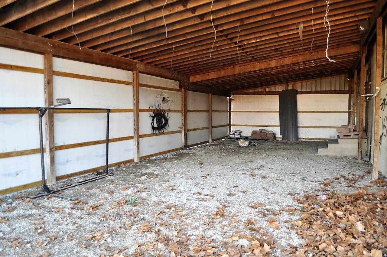 936 Slocum Avenue Property Photo 6