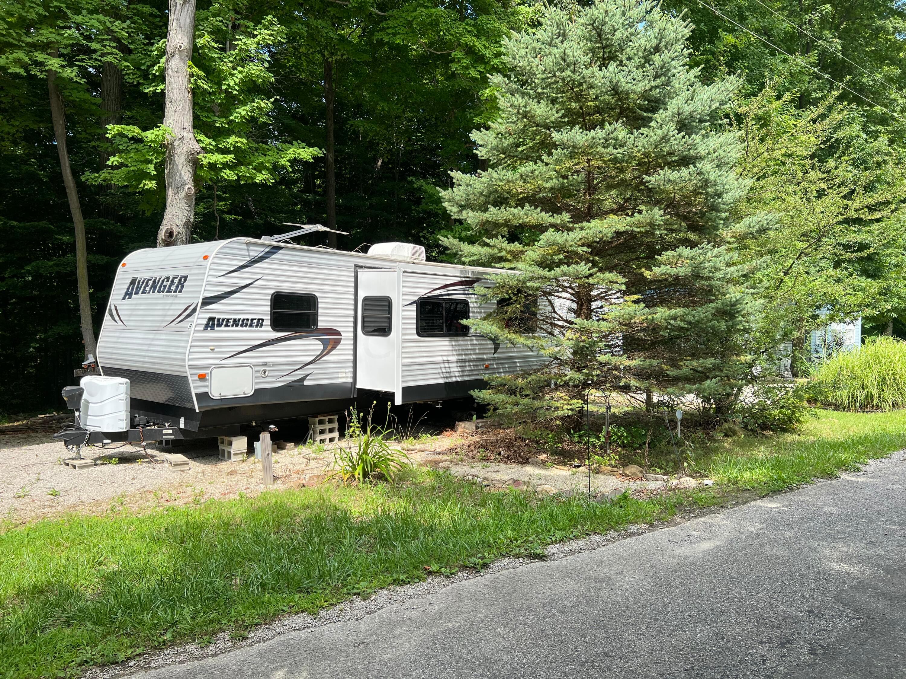 126 Tamarack Hollow Drive Drive Property Photo 8
