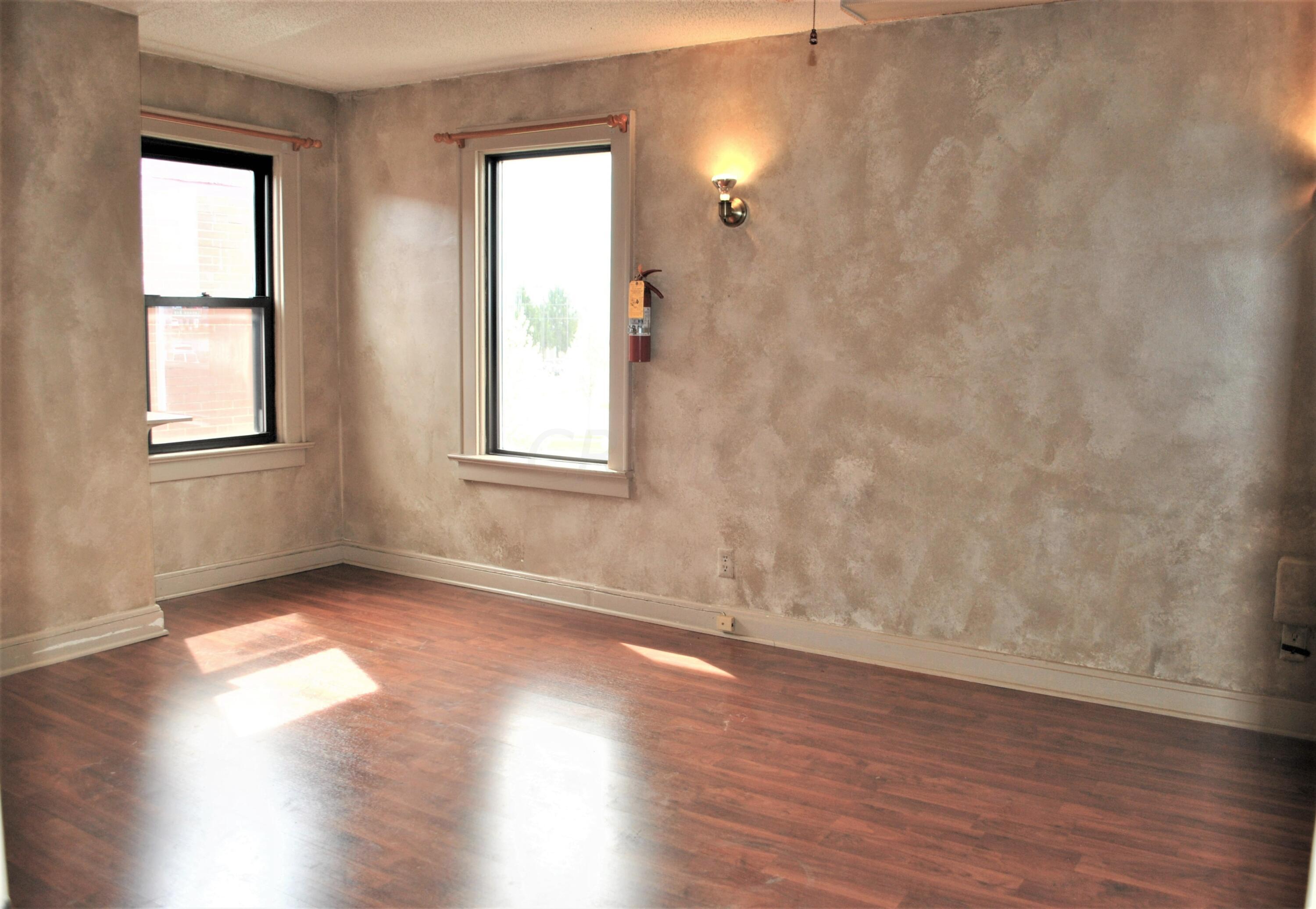 5424 W Broad Street Property Photo 6