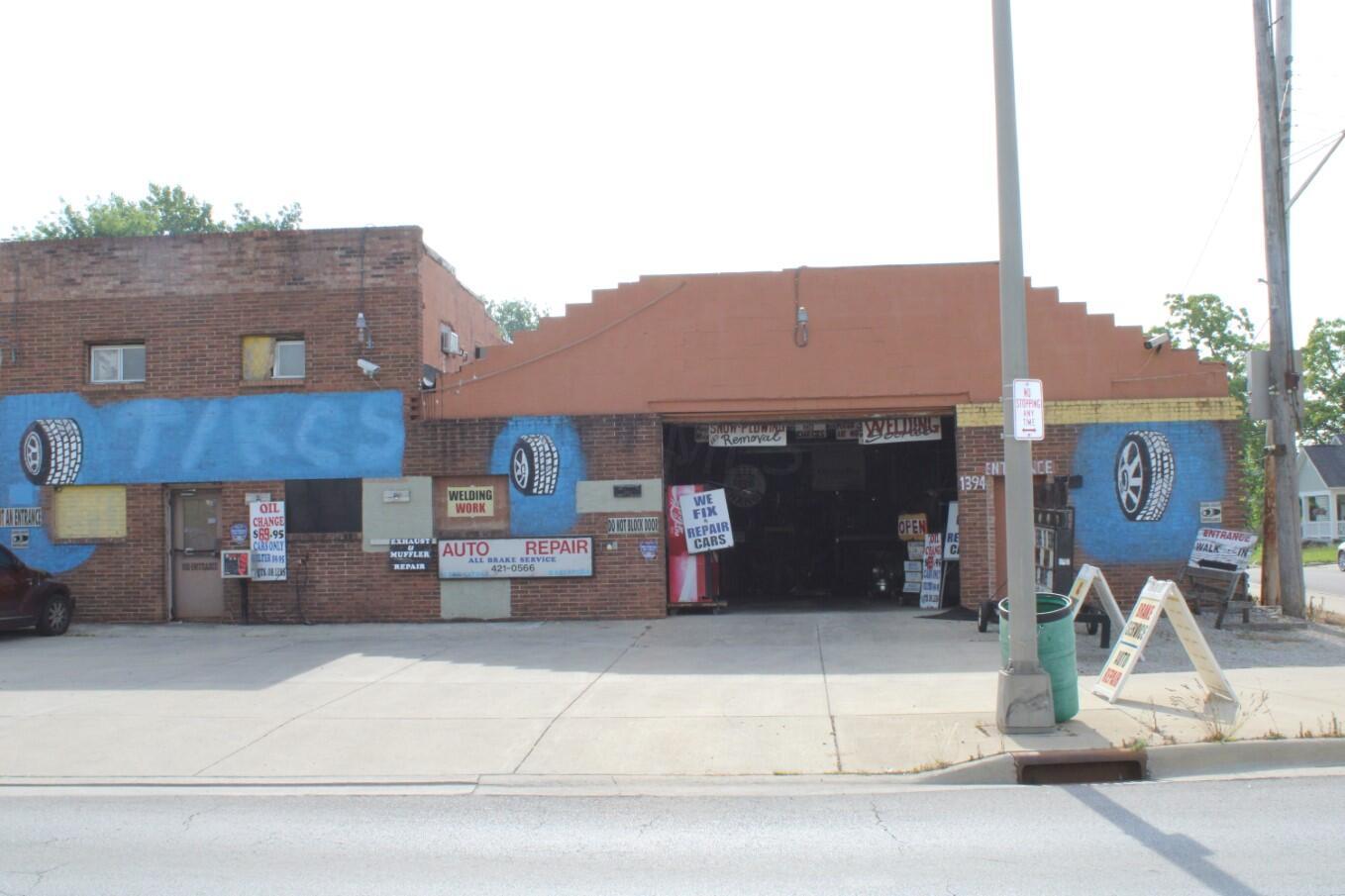 1394-1396 Joyce Avenue Property Photo