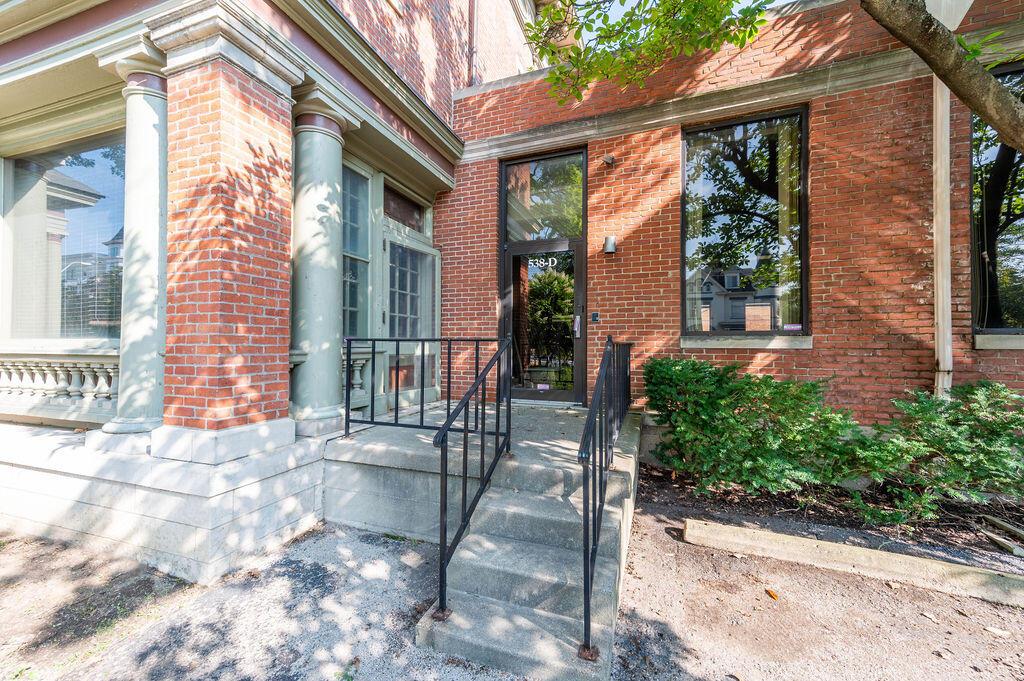538 E Town Street Property Photo 12