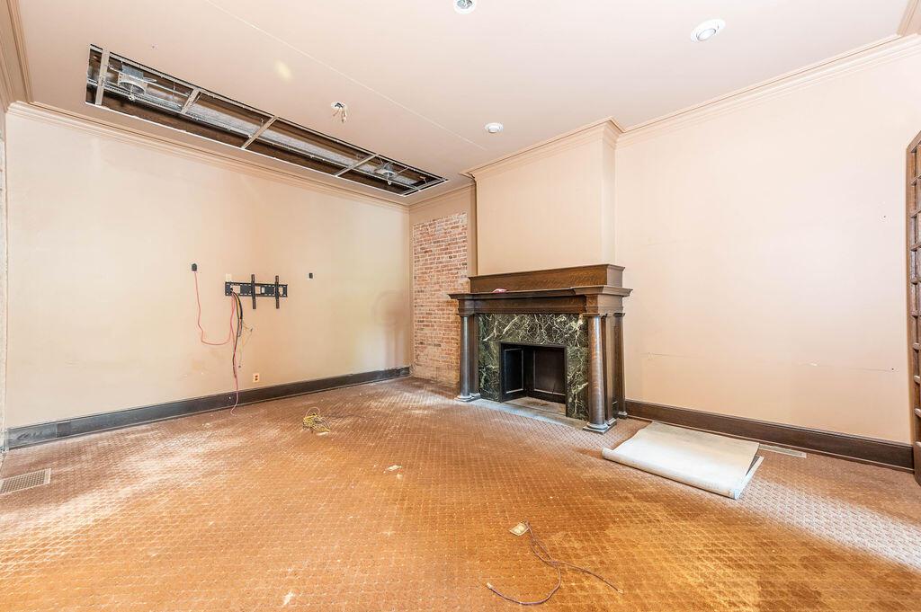 538 E Town Street Property Photo 21
