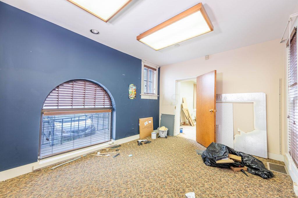 538 E Town Street Property Photo 43