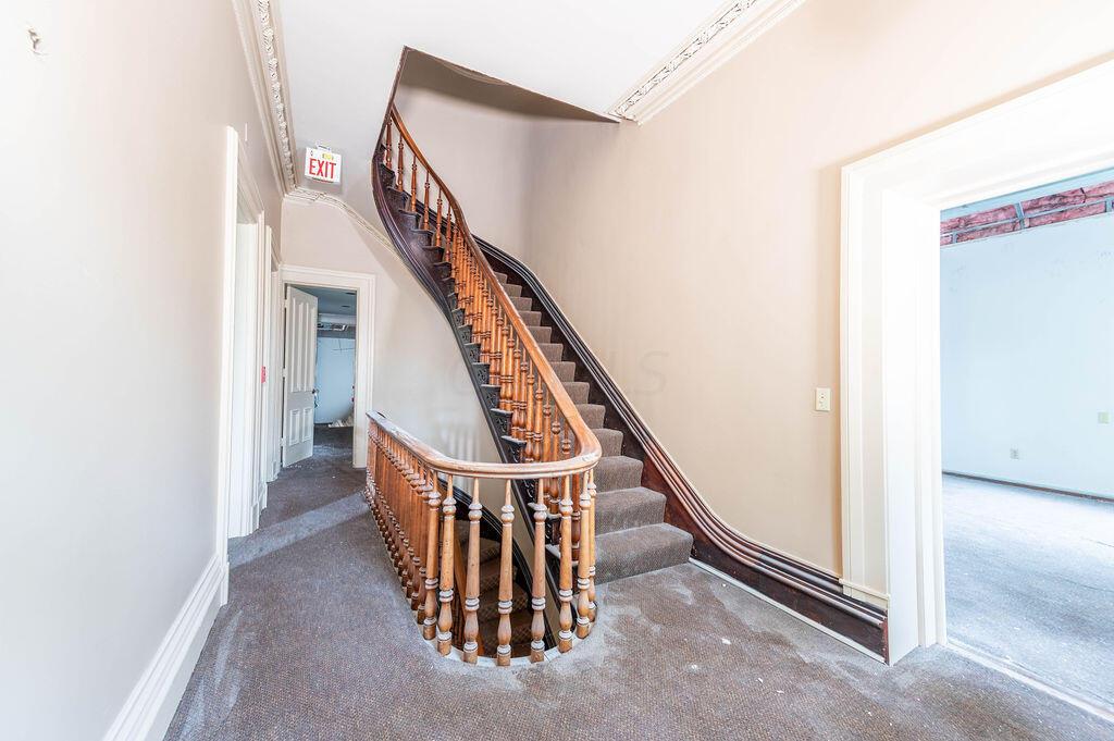 538 E Town Street Property Photo 64