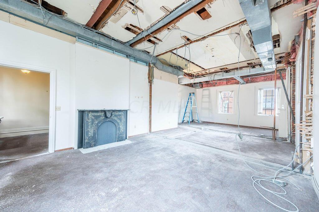 538 E Town Street Property Photo 65