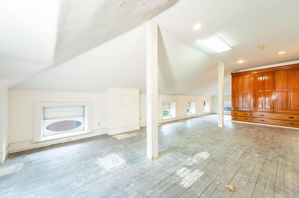 538 E Town Street Property Photo 72