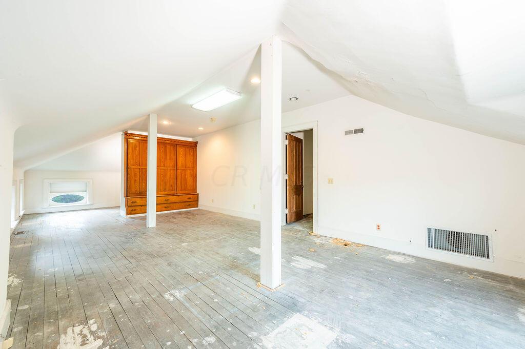538 E Town Street Property Photo 73