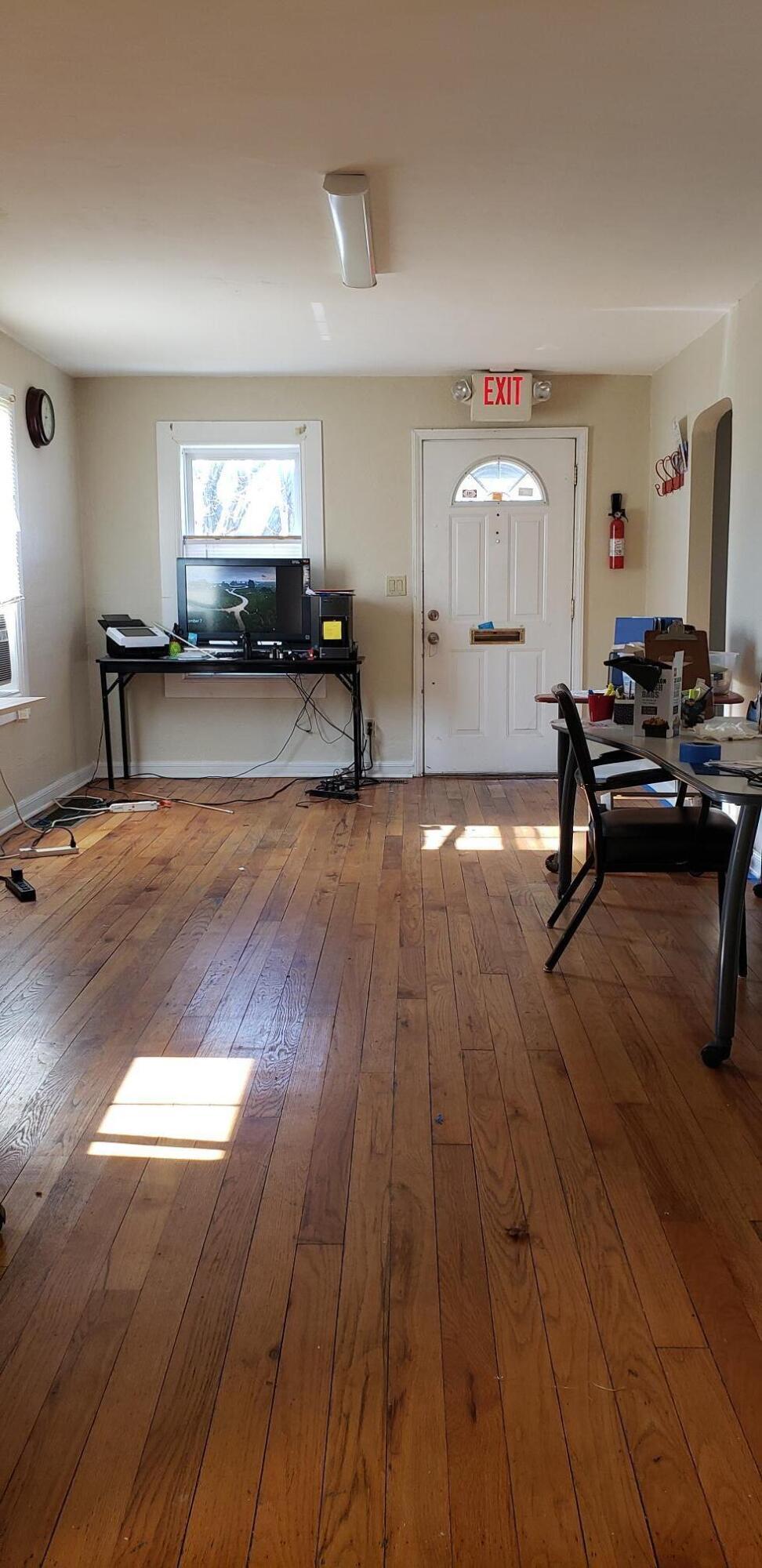 746 S Yearling Road Property Photo 3