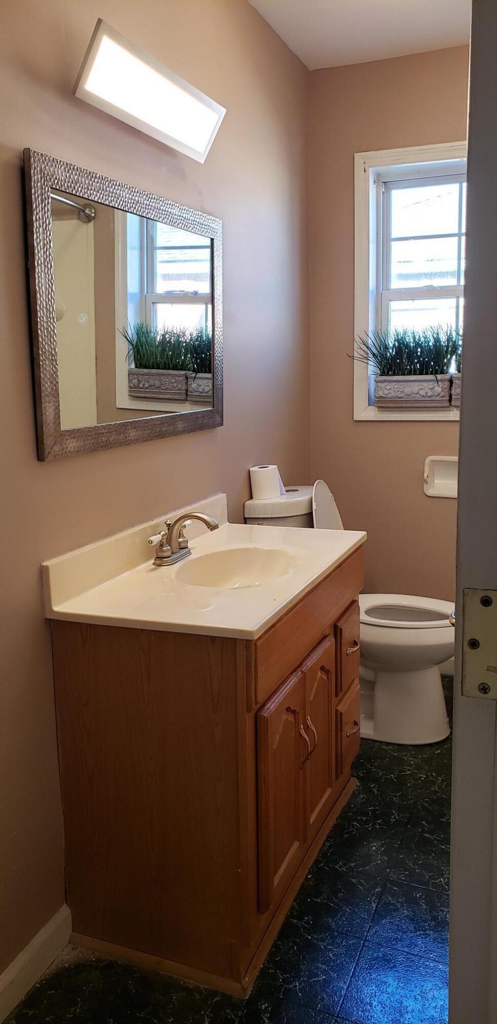 746 S Yearling Road Property Photo 6