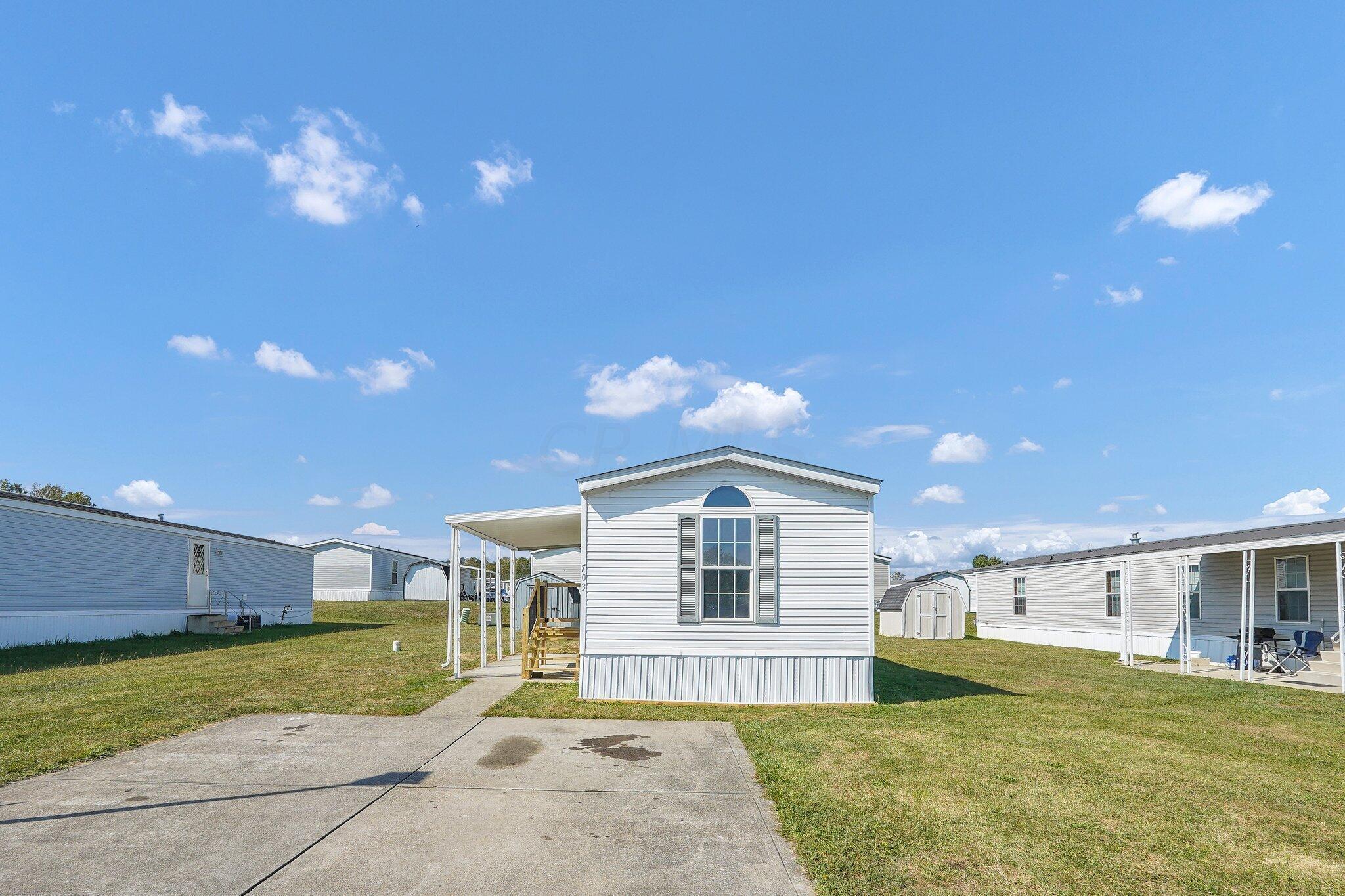 1100 Thornwood Drive Sw, 703 Property Photo 4