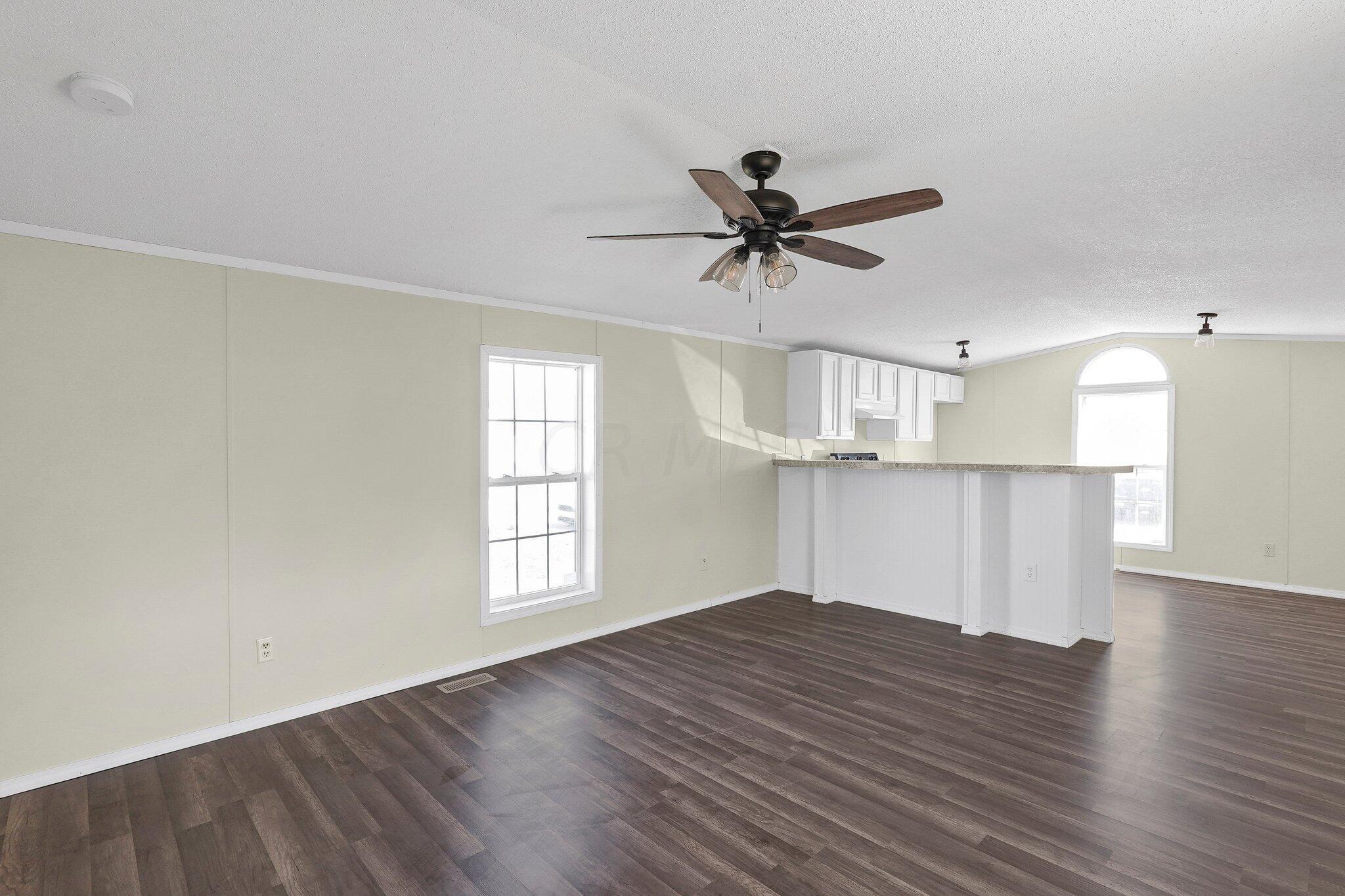 1100 Thornwood Drive Sw, 703 Property Photo 8