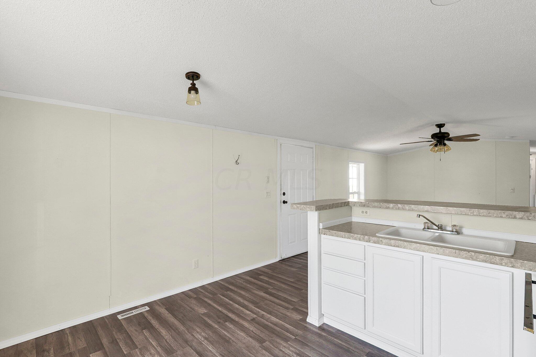 1100 Thornwood Drive Sw, 703 Property Photo 14