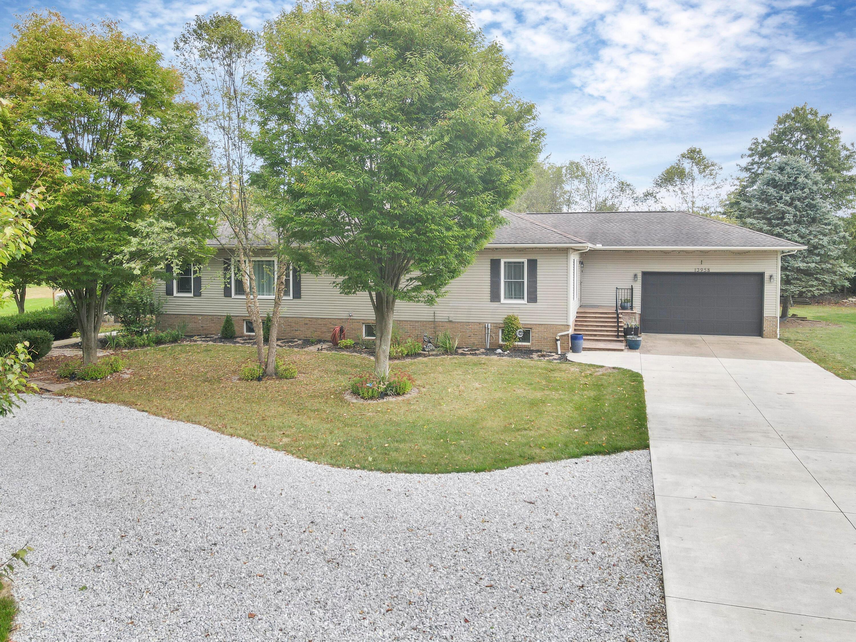 13958 Johnstown Utica Road Property Photo 1