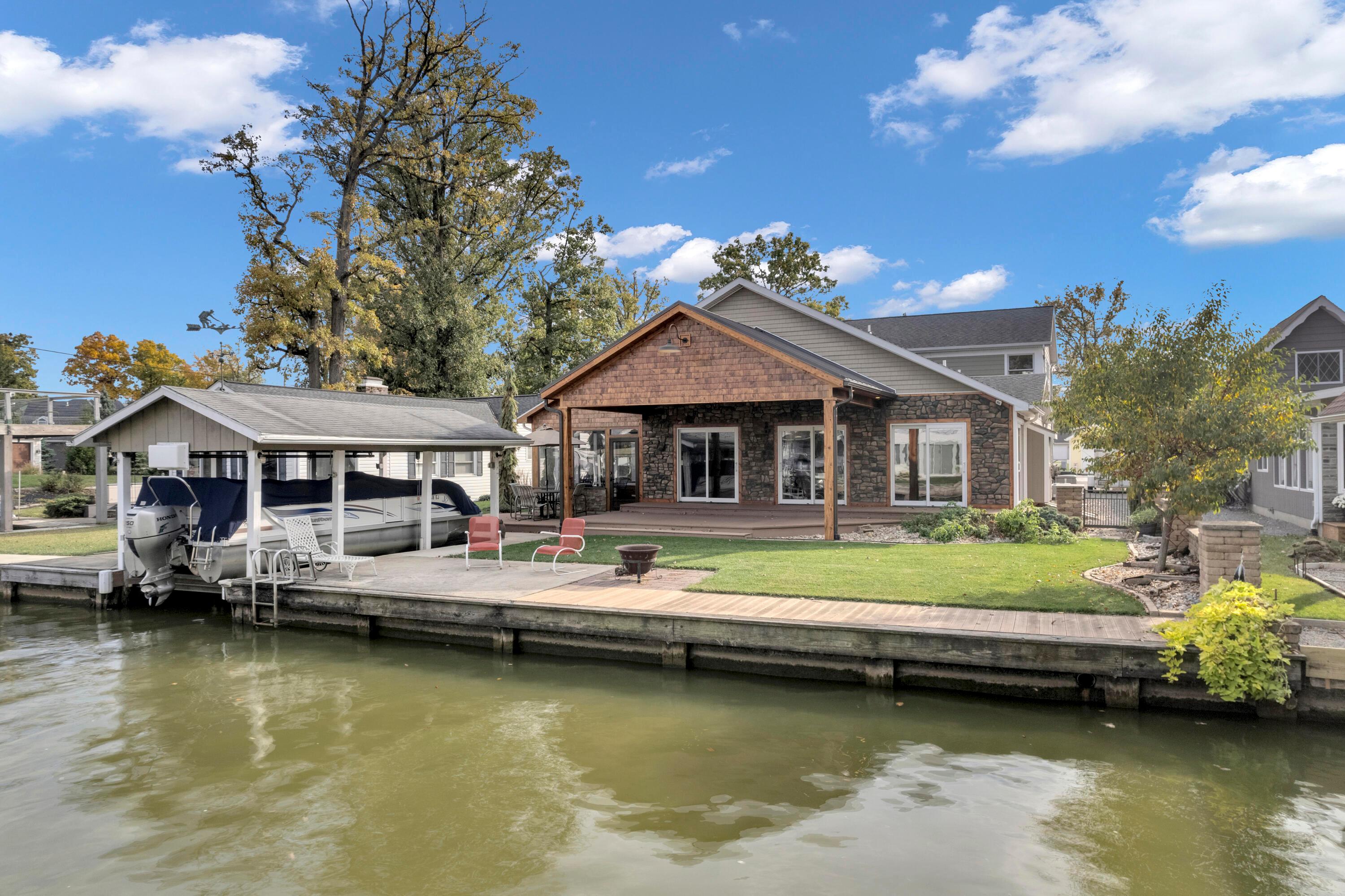 10402 Buckeye Drive Property Photo 1