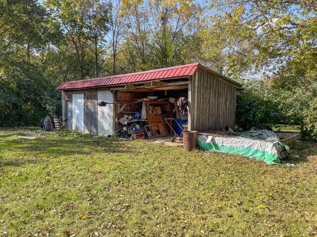 1073 S Main Street Property Photo 3
