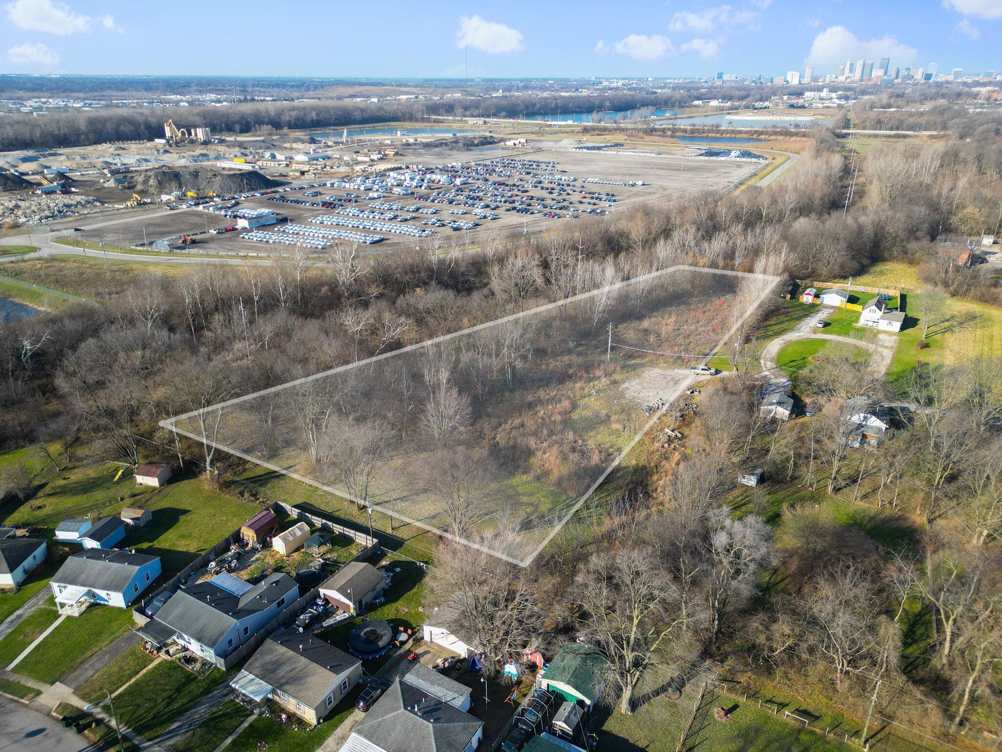 115 W Castle Road Property Photo 4