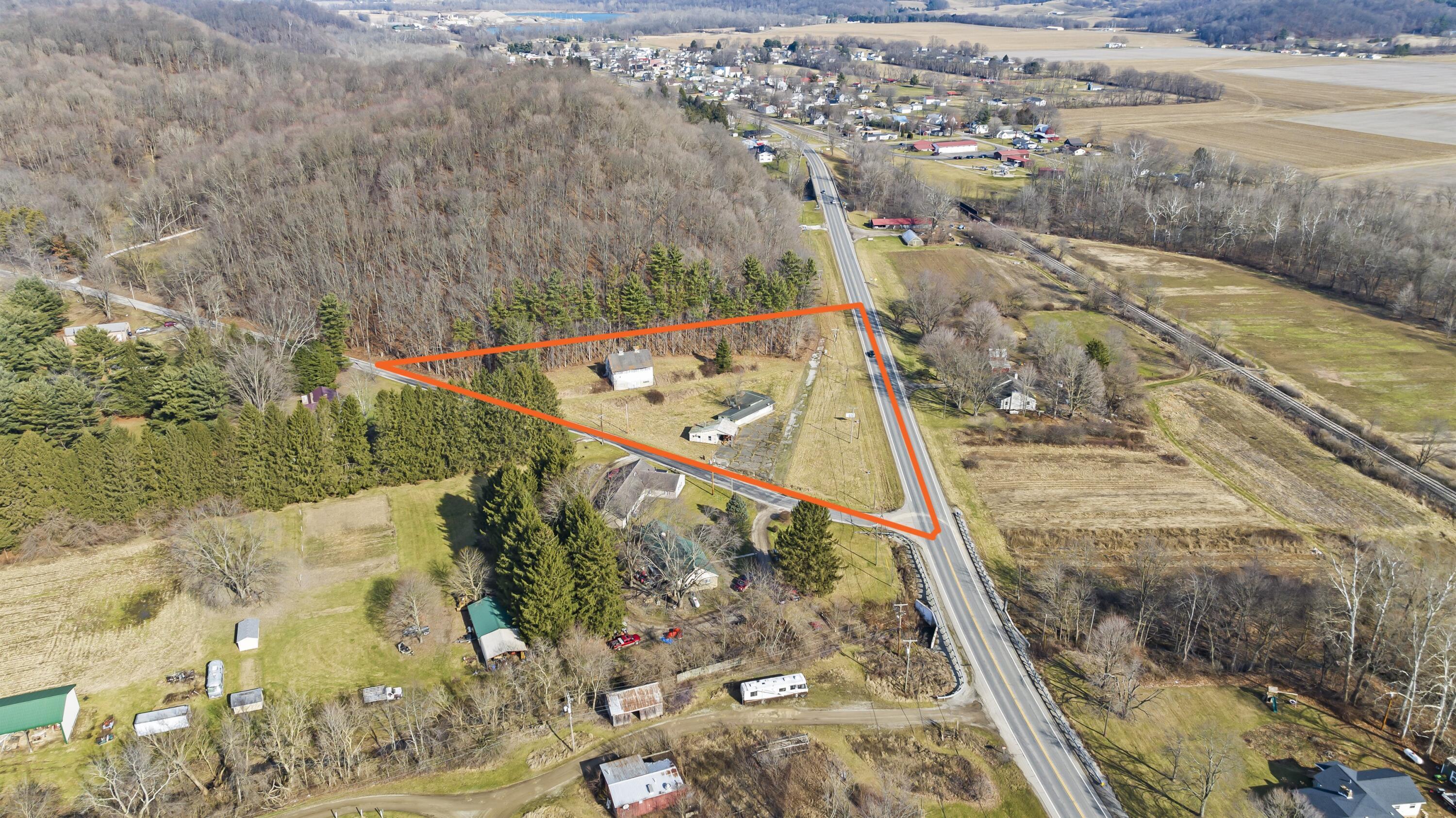 7560 Weaver Road Property Photo 2