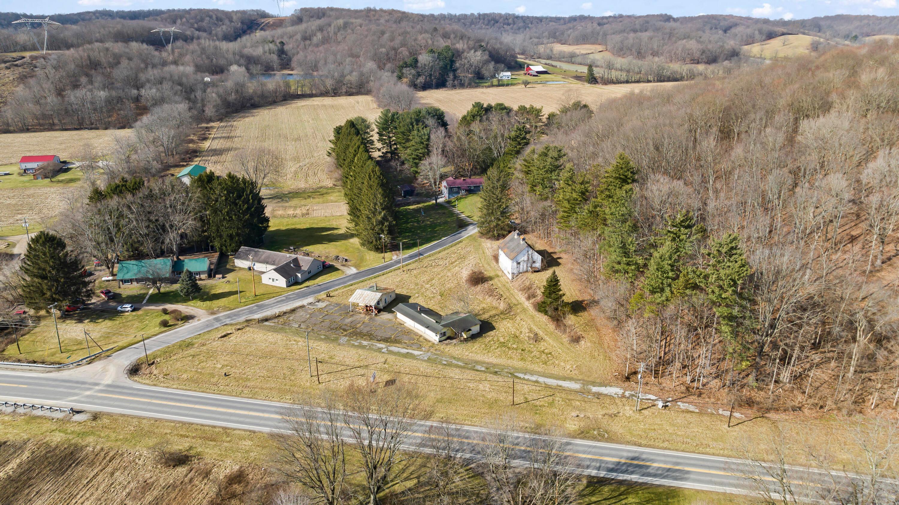 7560 Weaver Road Property Photo 3