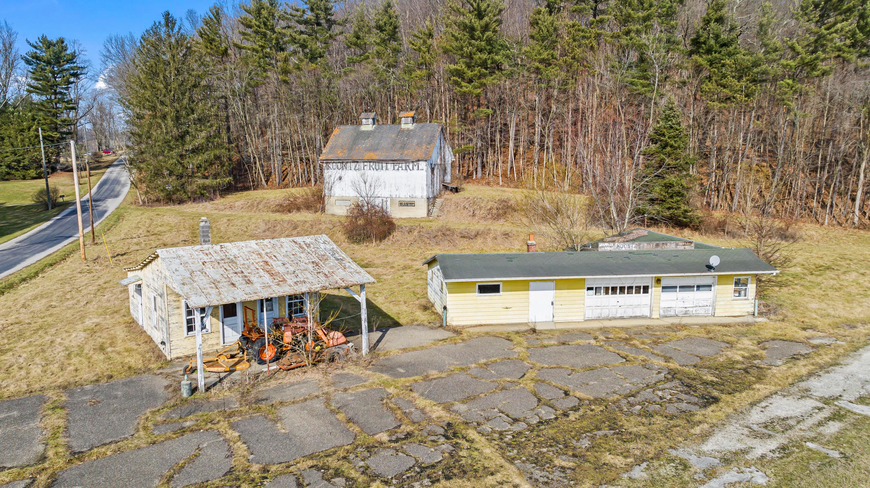 7560 Weaver Road Property Photo 4