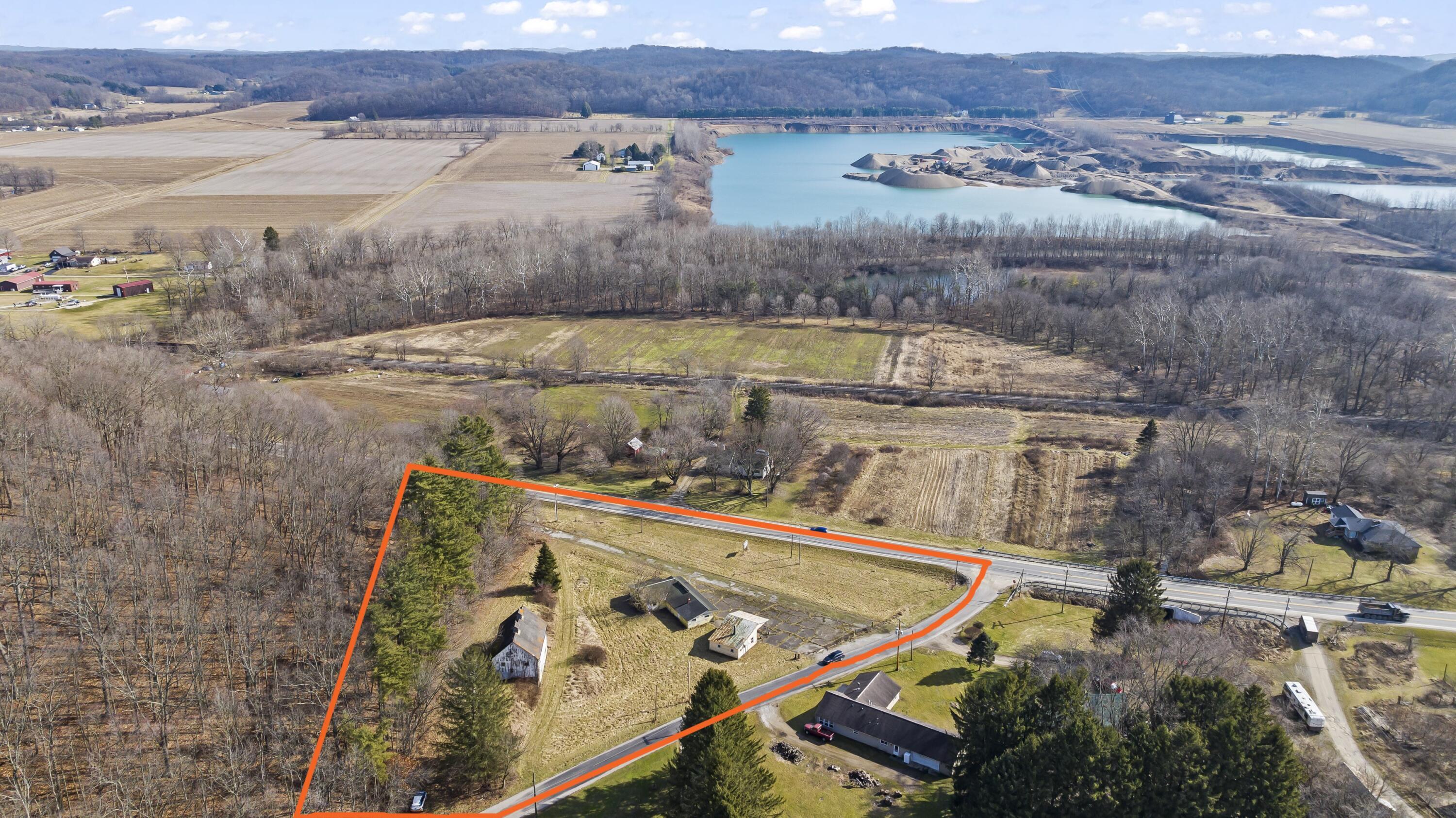 7560 Weaver Road Property Photo 6