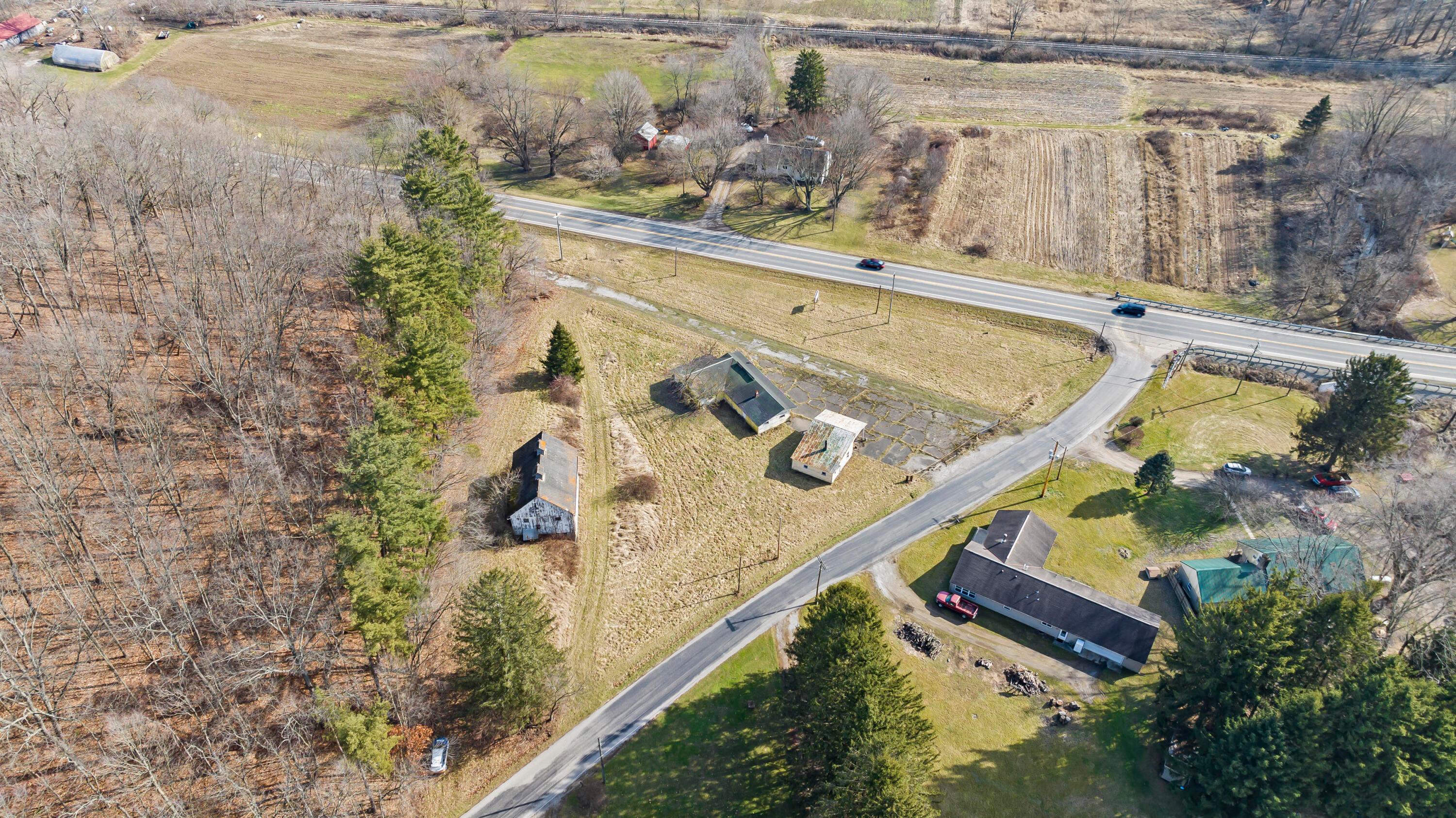 7560 Weaver Road Property Photo 8