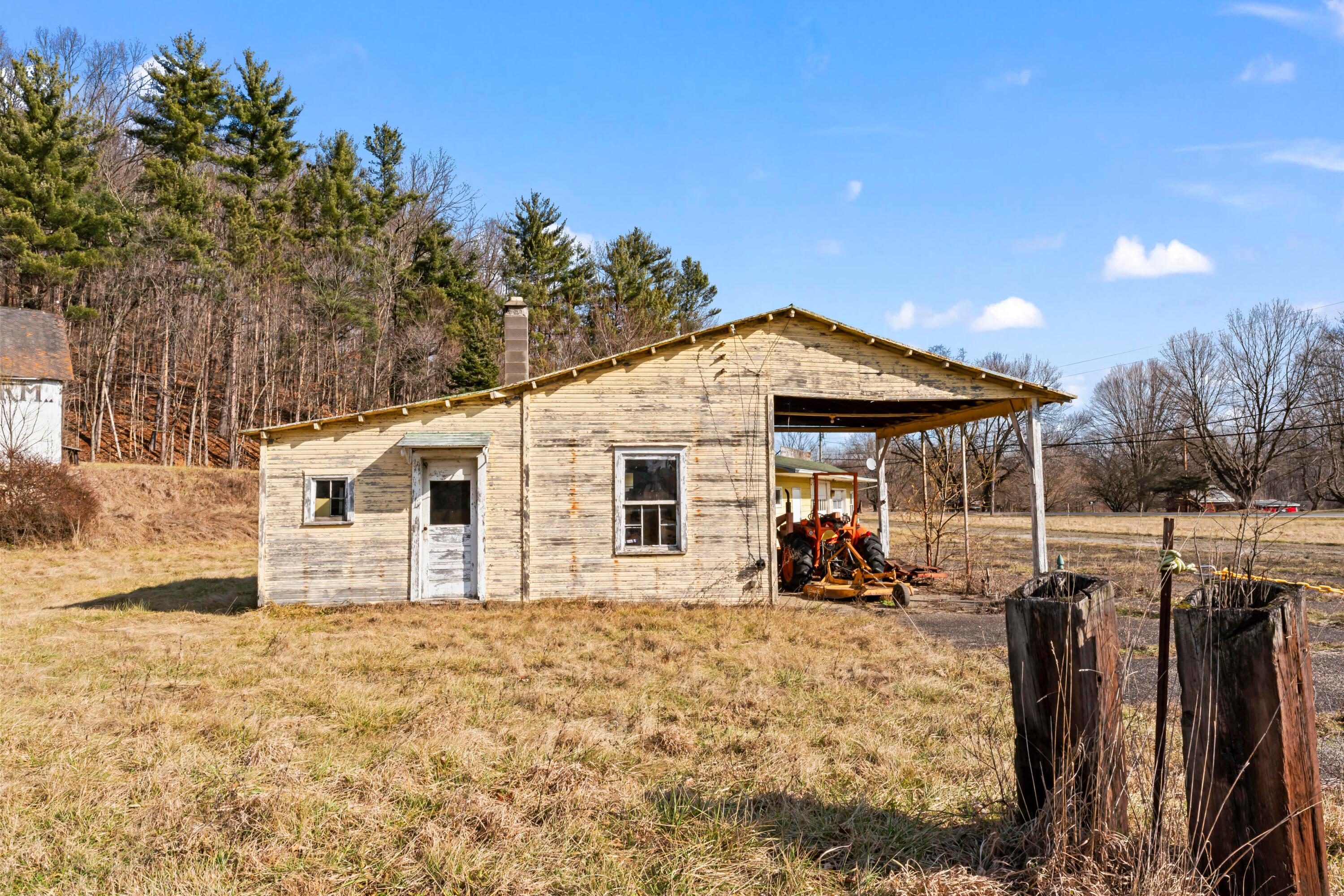 7560 Weaver Road Property Photo 13
