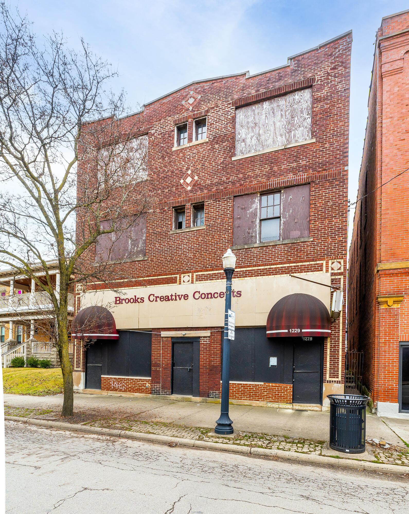 1229 E Main Street Property Photo