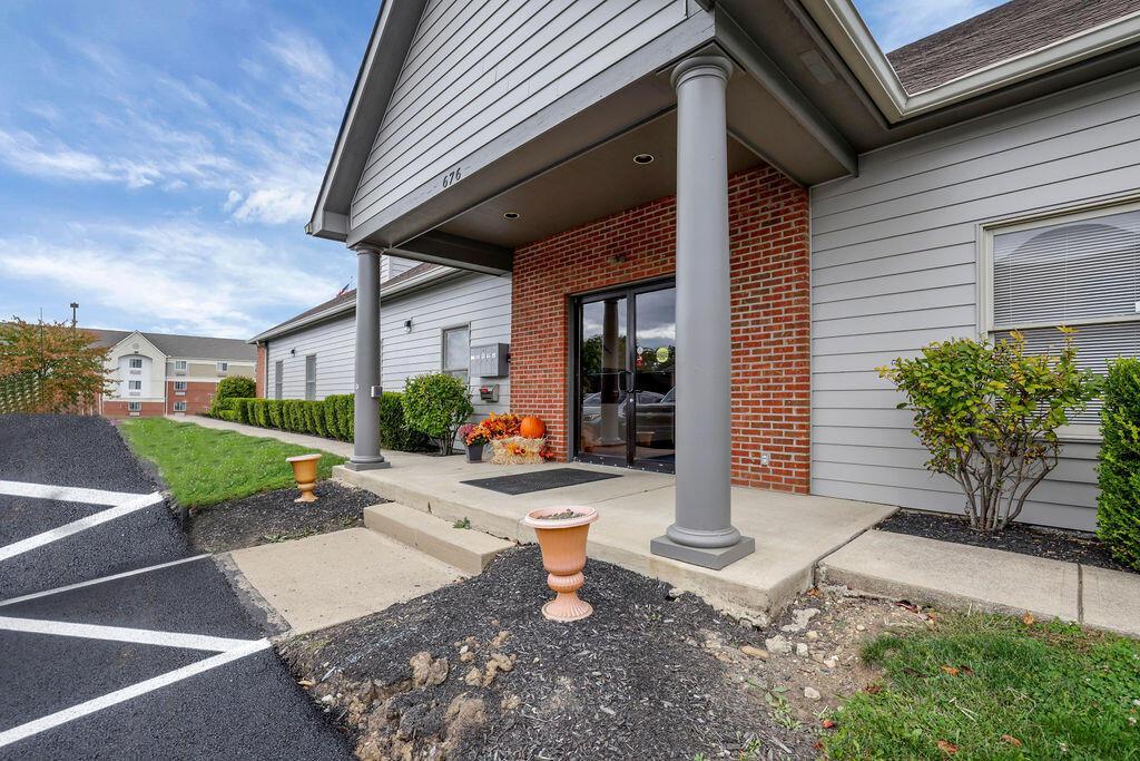 676 Brook Hollow, 104 Property Photo 18