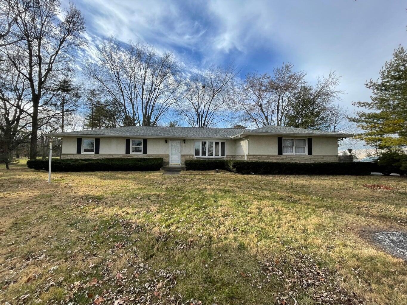 10555 Lockbourne Eastern Road Property Photo 1