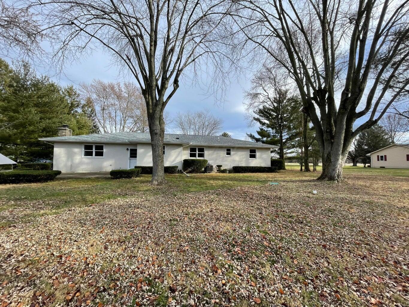 10555 Lockbourne Eastern Road Property Photo 2