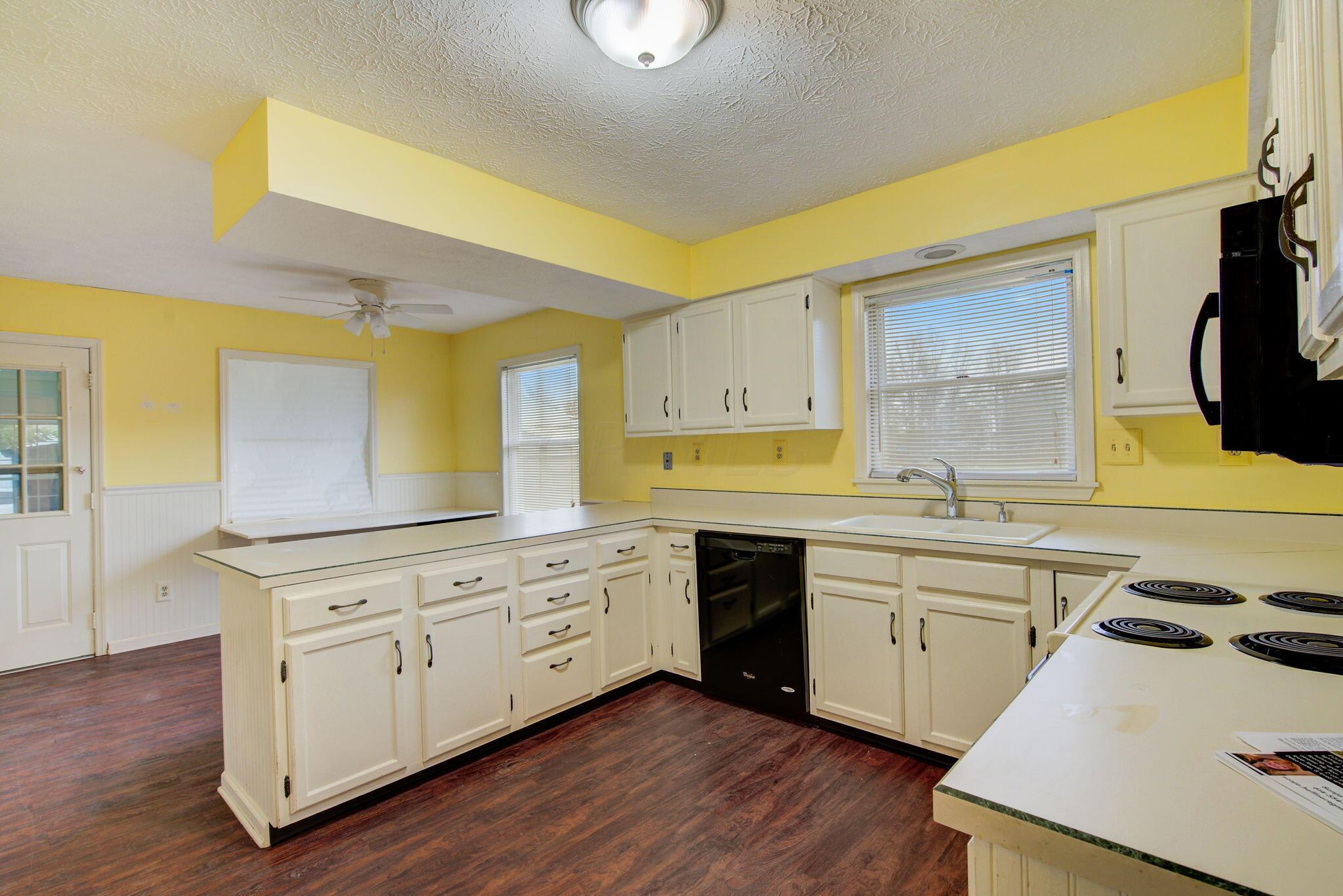 615 S Section Line Road Property Photo 11