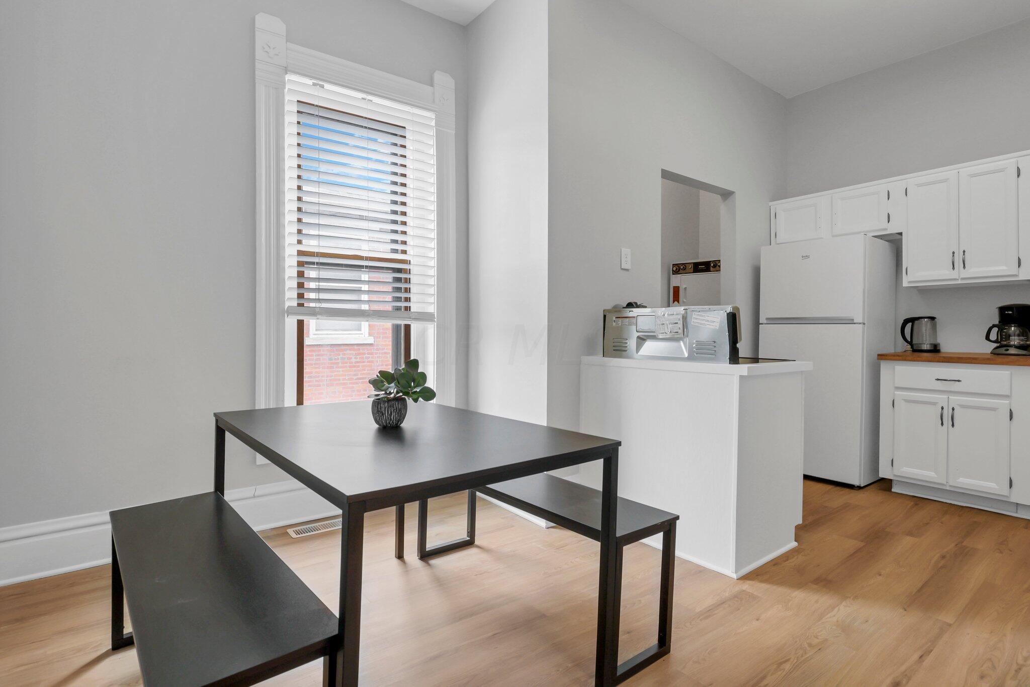 572 E Rich Street Property Photo 10
