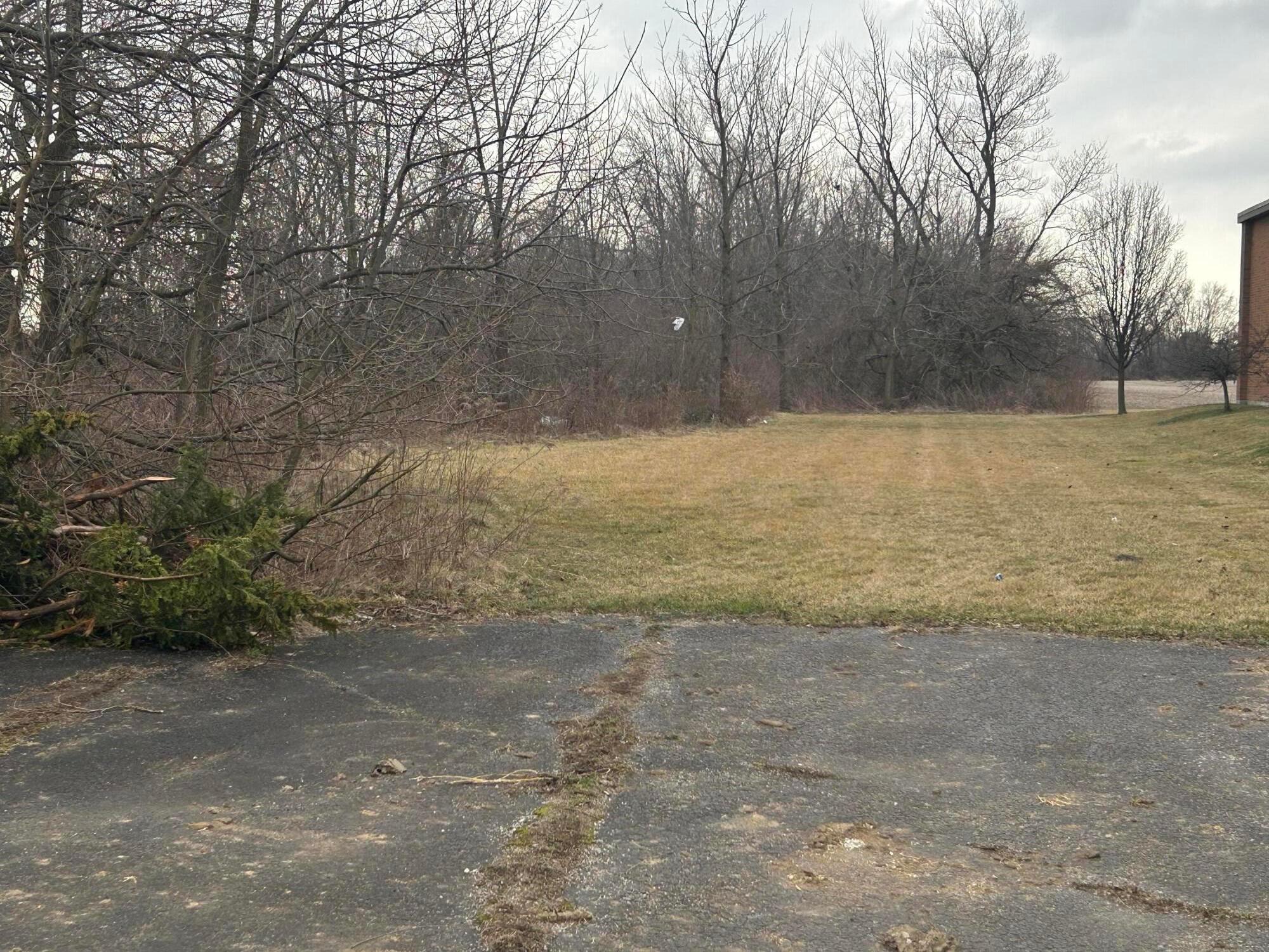 3736 Navarre Avenue Property Photo 4