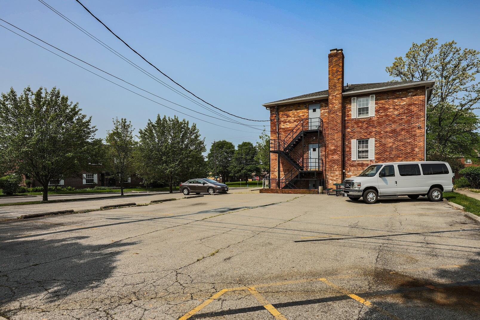 5830 N High Street Property Photo 6