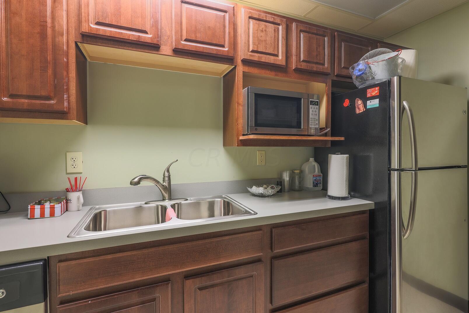 5830 N High Street Property Photo 12
