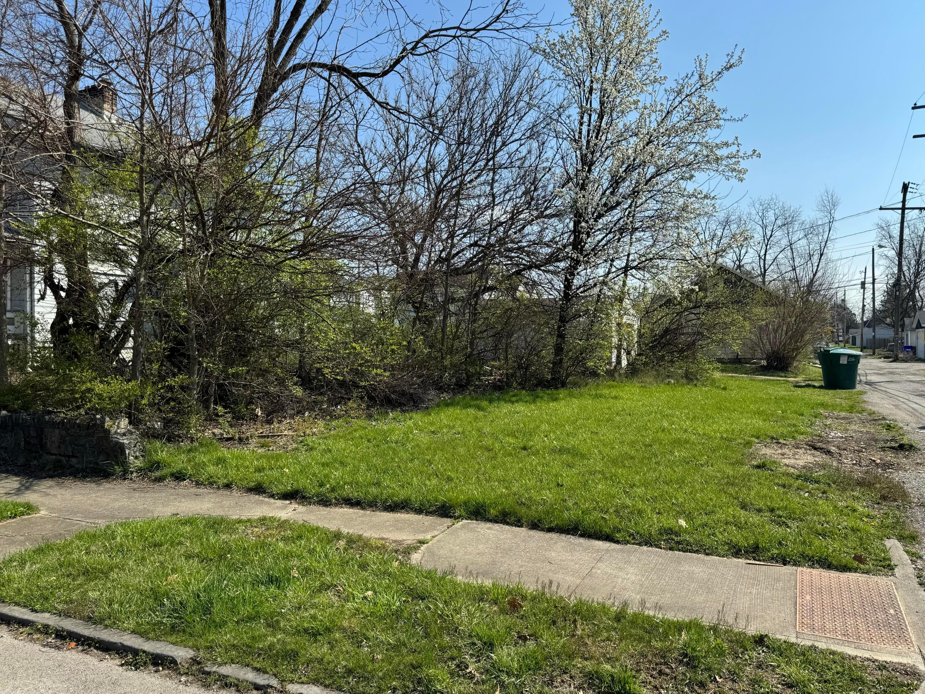1064 Heyl Avenue Property Photo 1