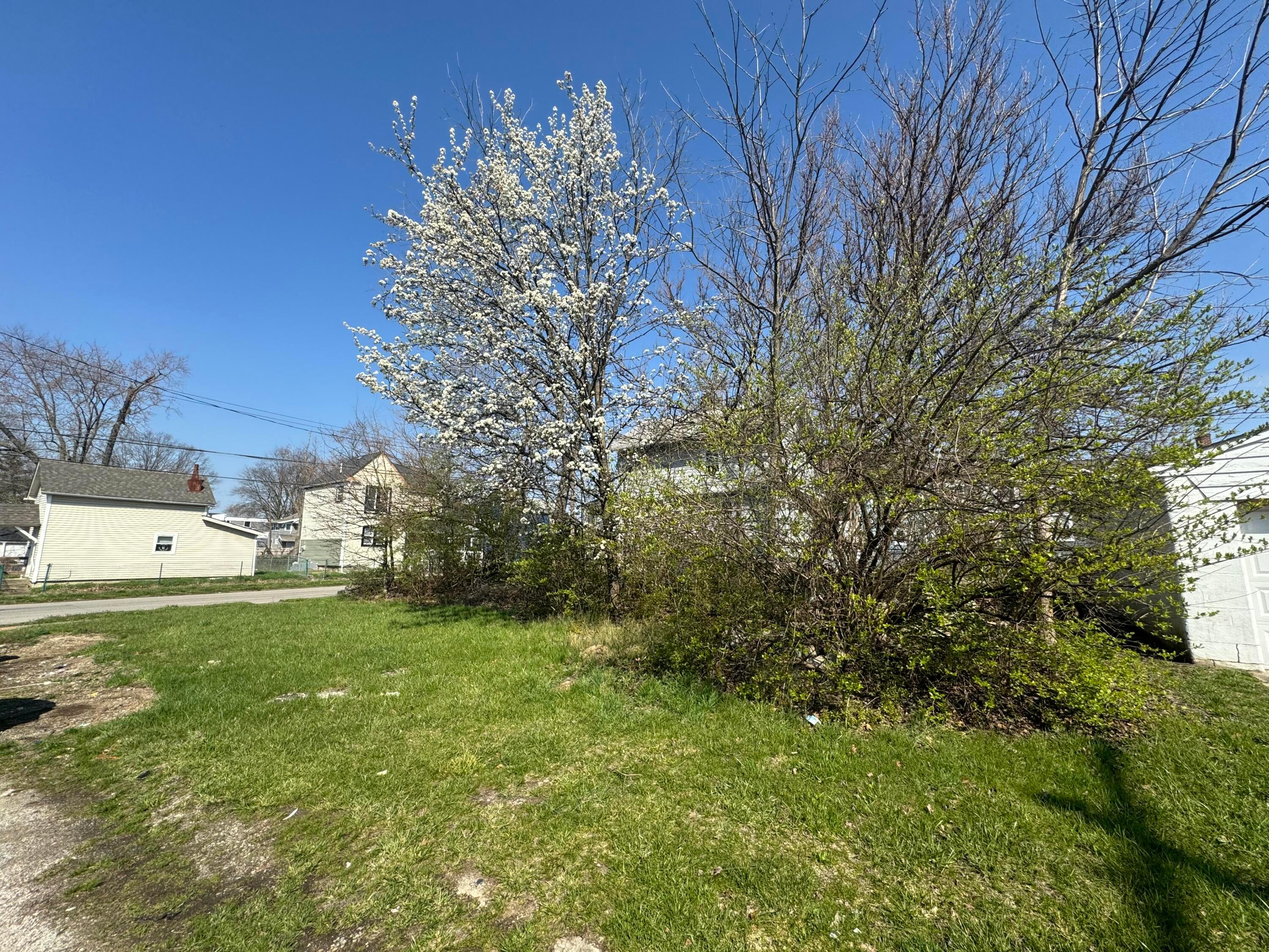 1064 Heyl Avenue Property Photo 2