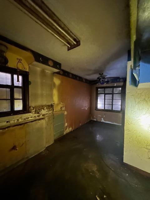 162 S Roys Avenue Property Photo 25