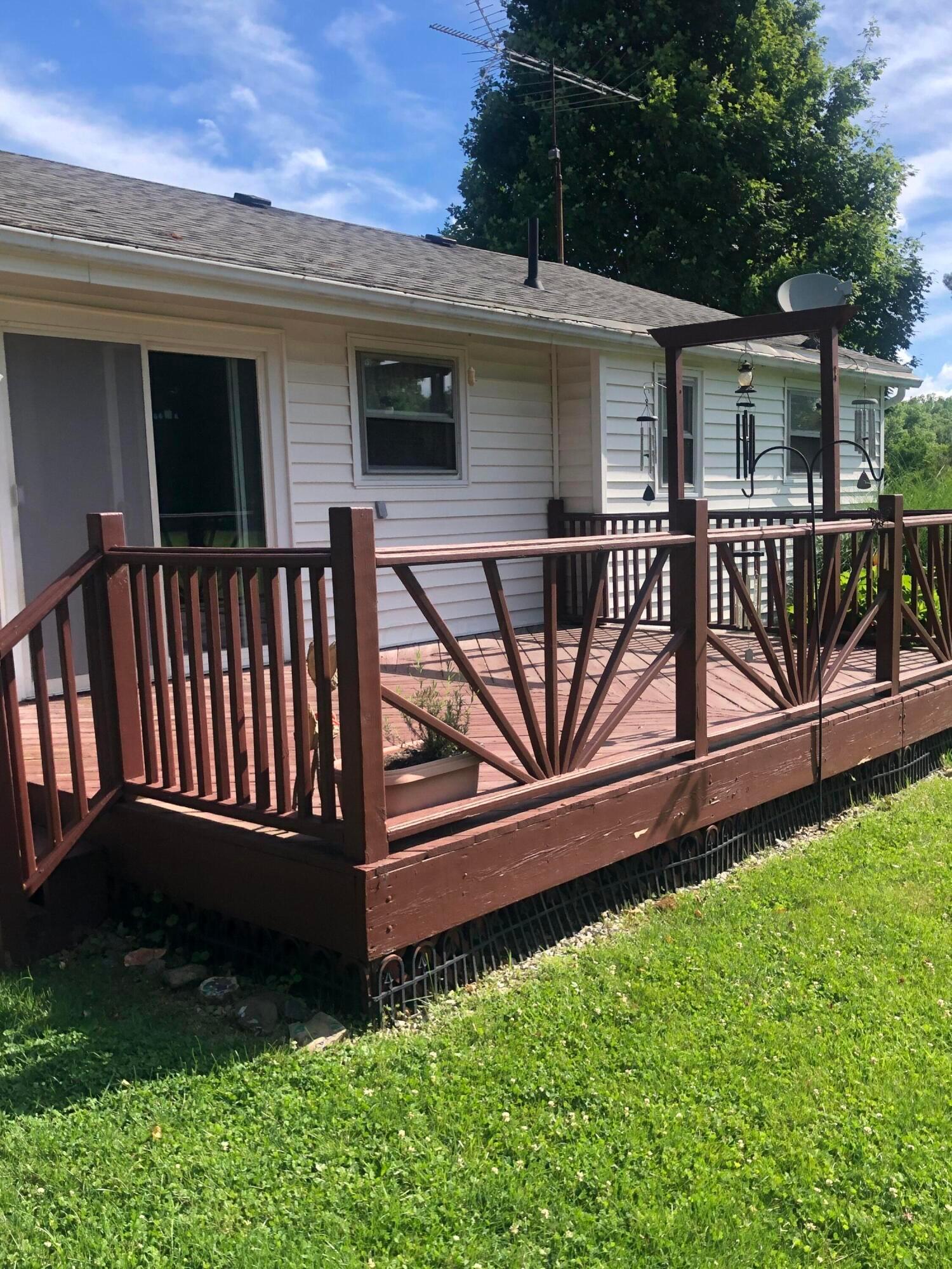 10047 Loop Road Property Photo 4