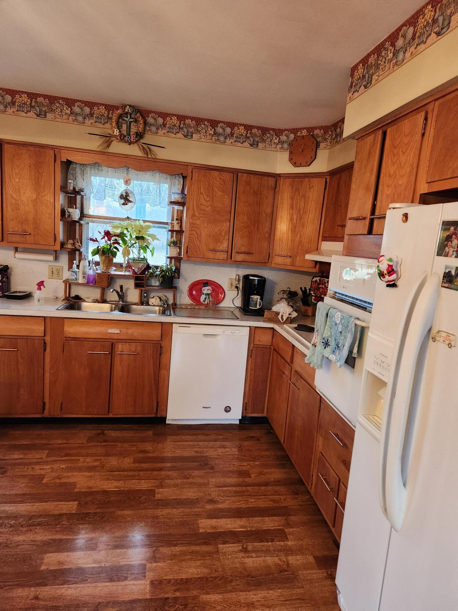 10047 Loop Road Property Photo 8