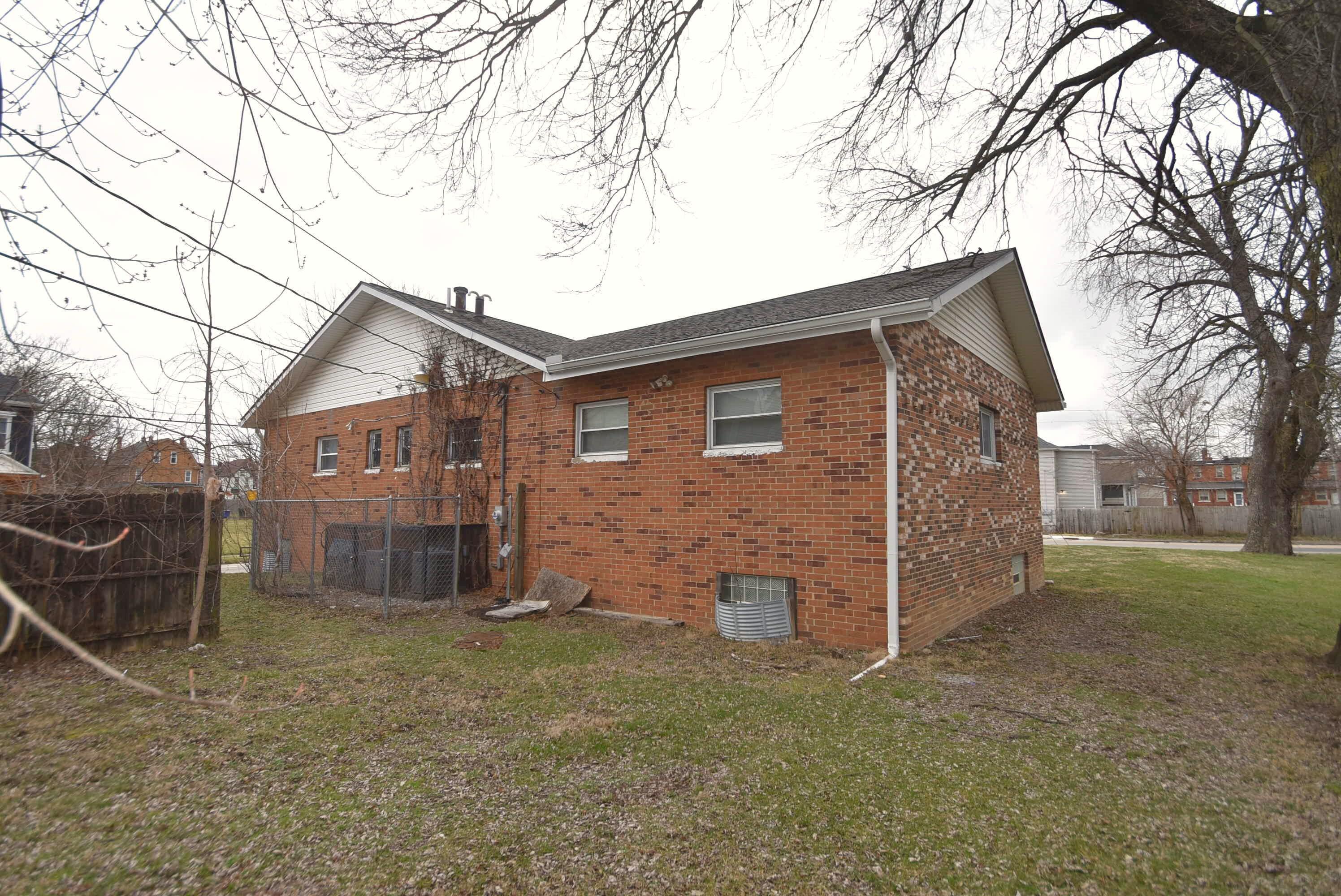 1107 E Mound Street Property Photo 5