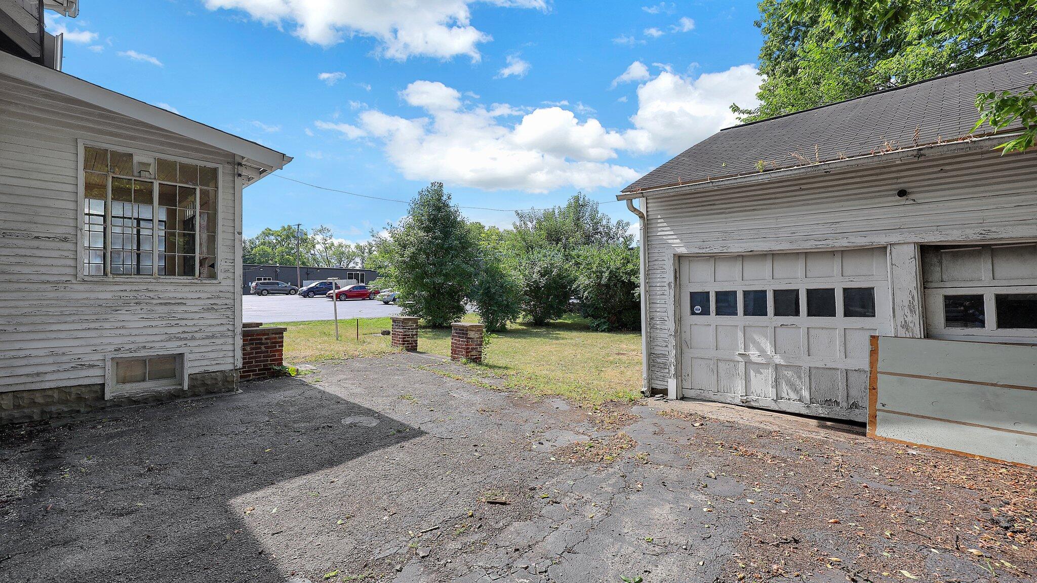 1039 Dublin Road Property Photo 4