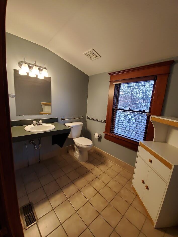 60 Hill Road S Property Photo 11