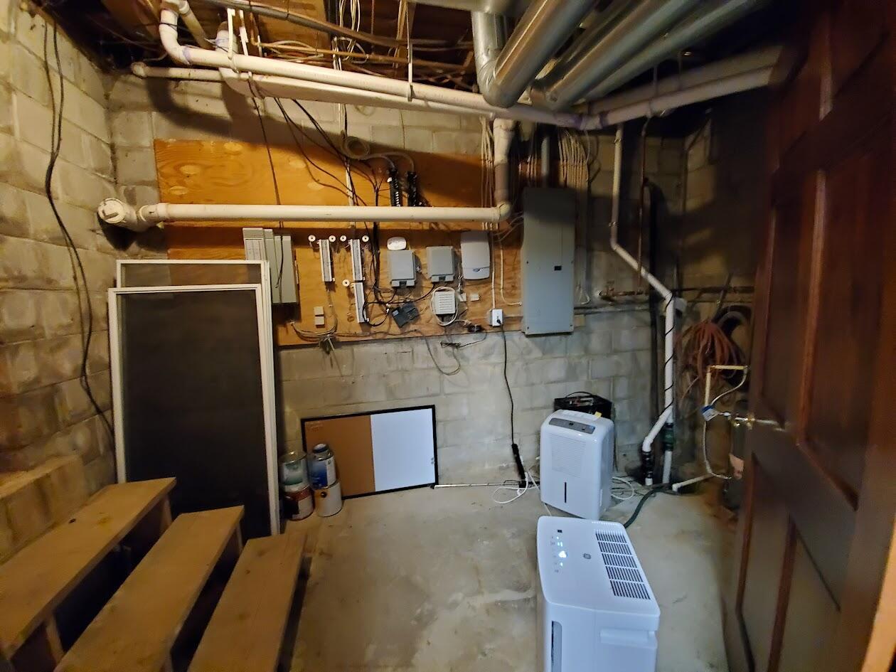 60 Hill Road S Property Photo 12