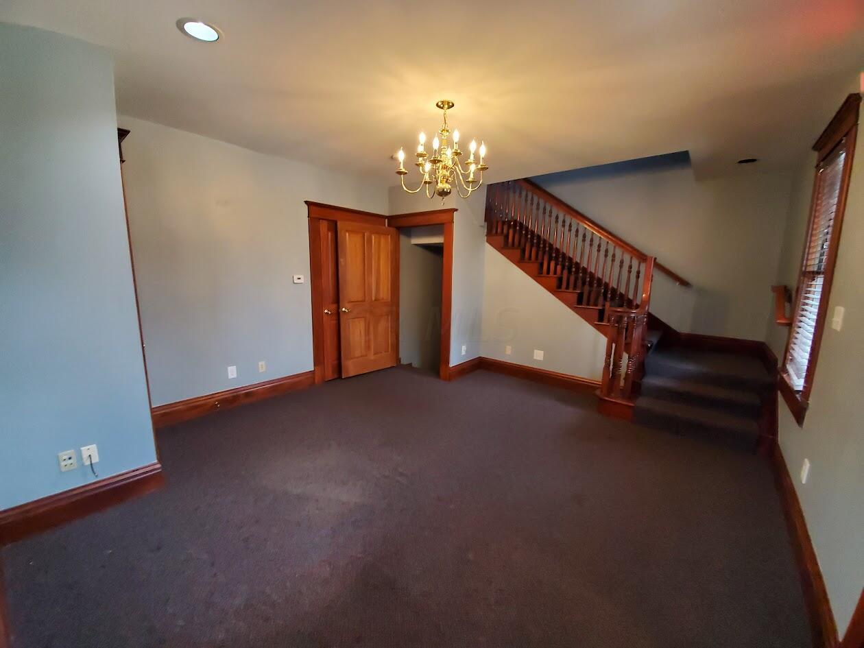 60 Hill Road S Property Photo 18